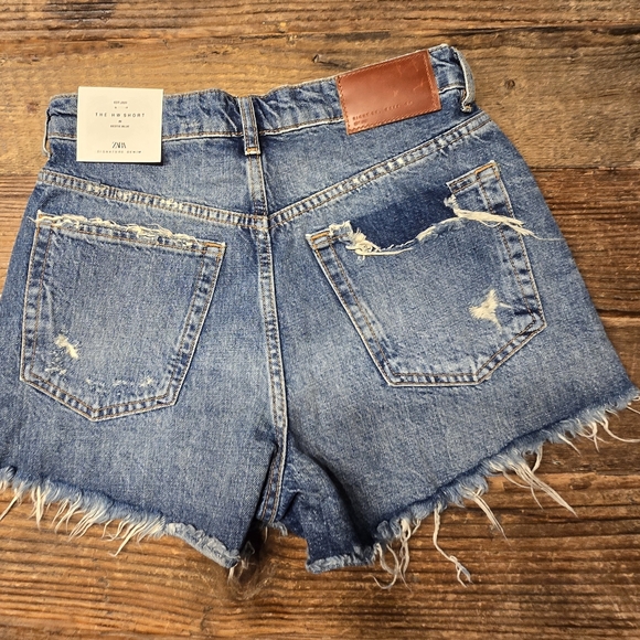 Distressed Zara Blue Denim The HW Short Size 4 - Picture 6 of 9